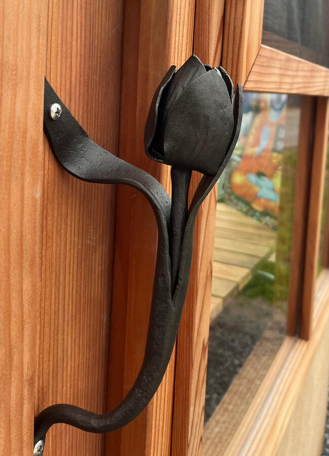 Tulip door handle