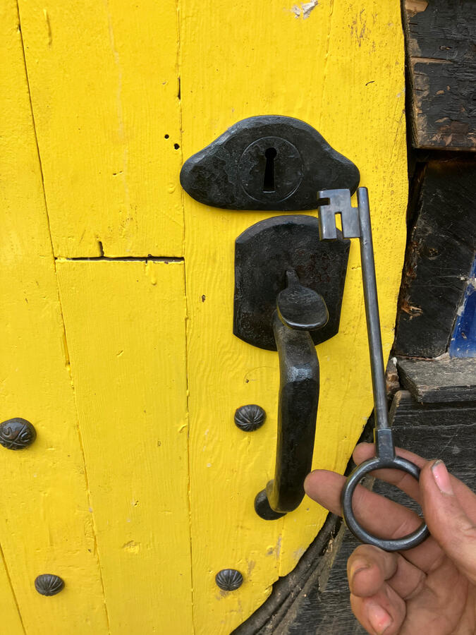 door latch and lock for a Hobbit hole